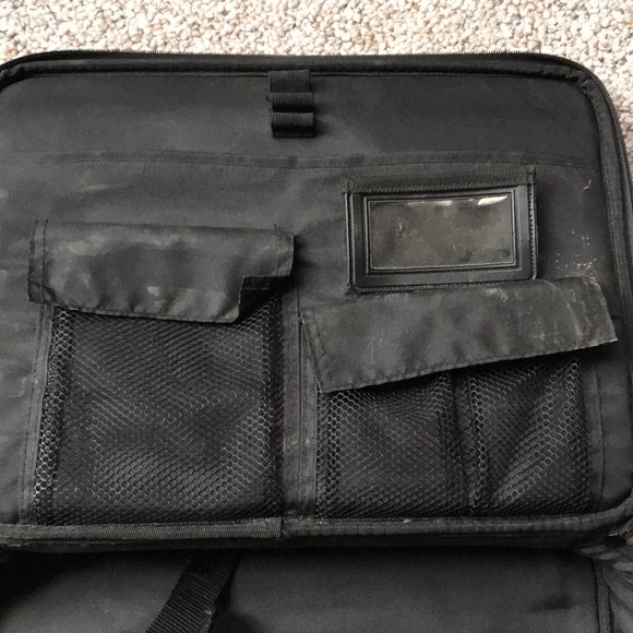 Computer case - Picture 3 of 3